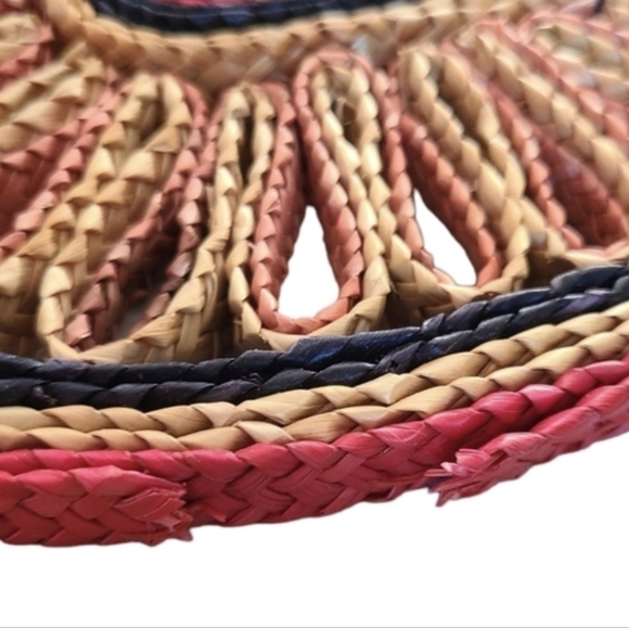 Wicker Basket and Woven Trivets Wall Decor set - 13 pieces - Picture 6 of 7